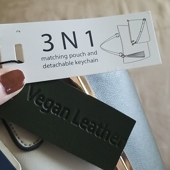 Kathy Ireland 3 n 1 Leather Purse - Picture 7 of 8